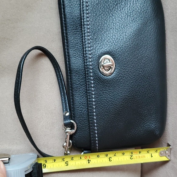 Coach - Leather clutch bag with strap. Colour: Black - Picture 2 of 9
